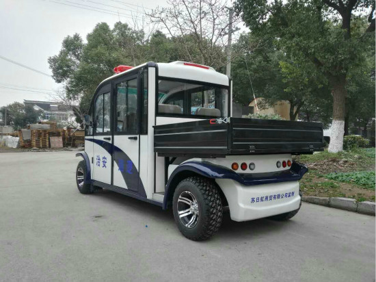 皮卡巡逻四轮车
