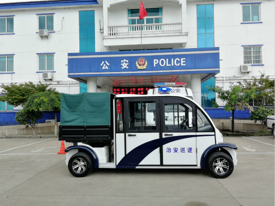 皮卡巡逻四轮车