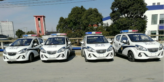 四轮车